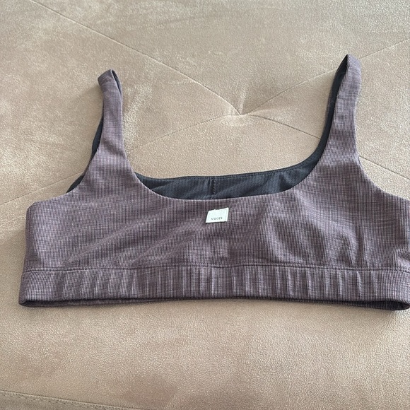 Vuori Daily sports bra - Picture 2 of 5